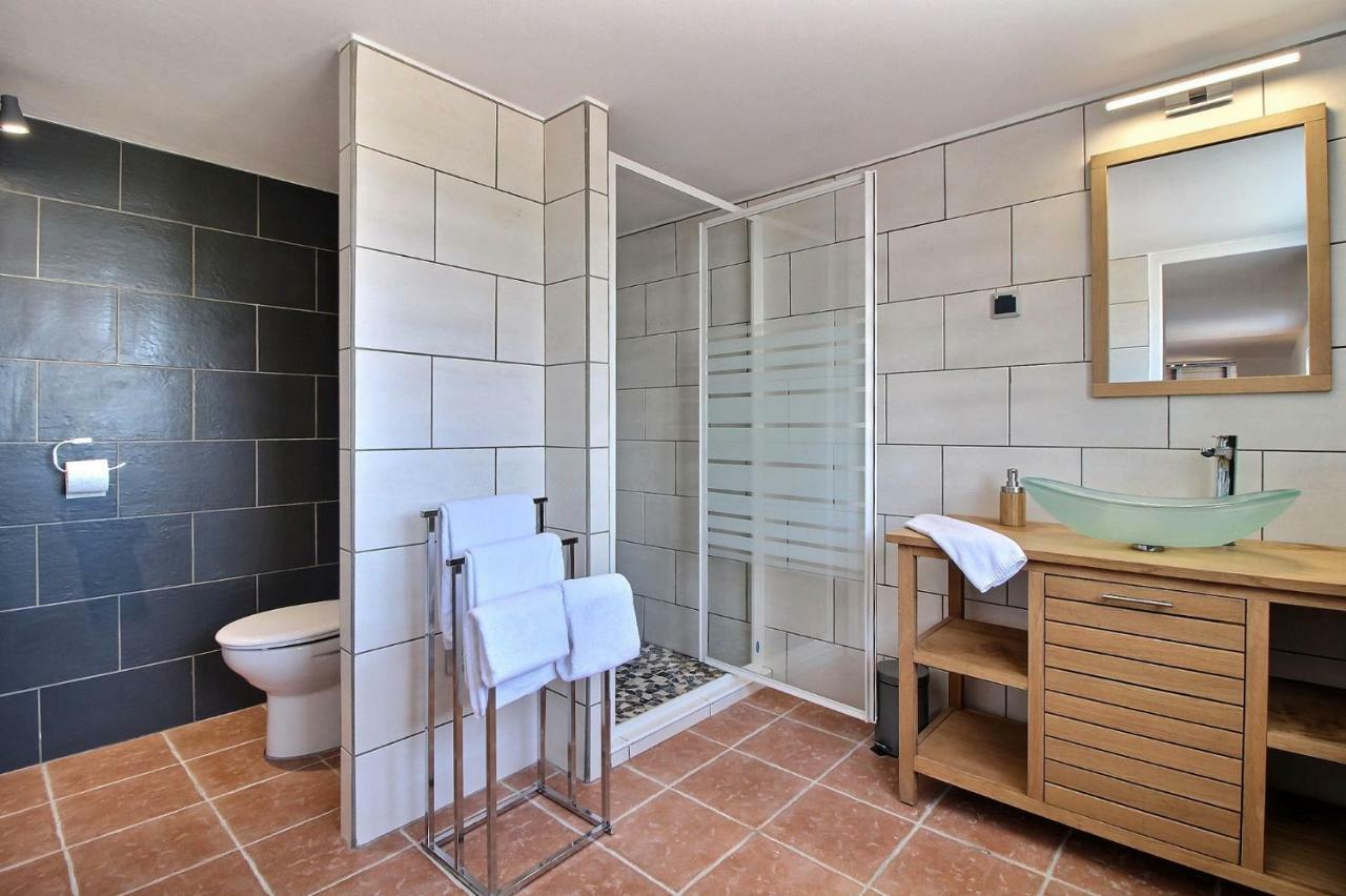 Thomana , Jacuzzi Privé, à 200 M